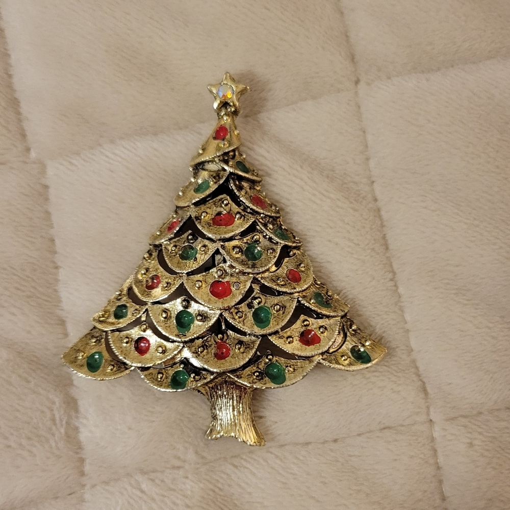 Vintage gold tone christmas tree 🎄 brooch